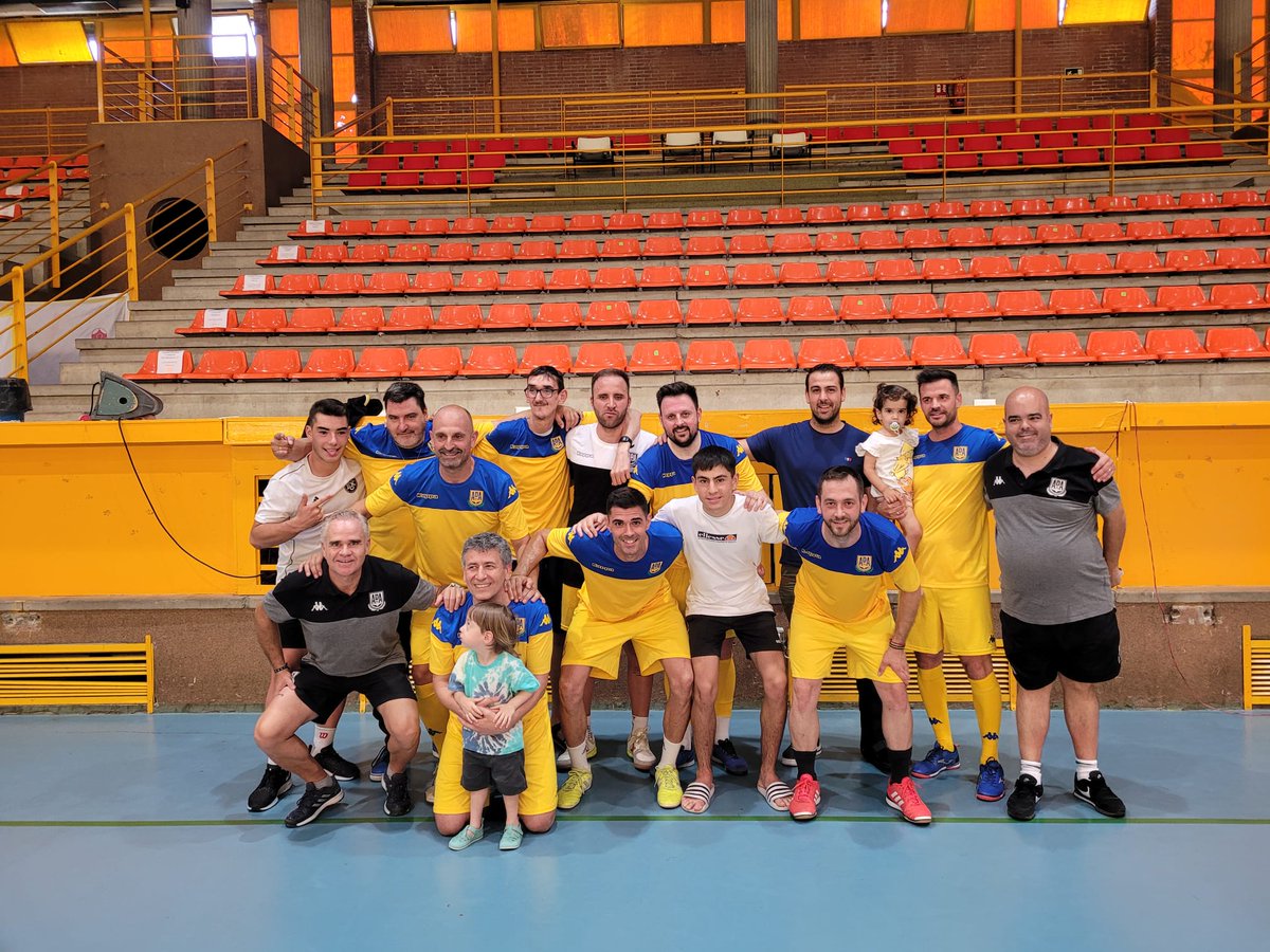ADAlcorconFS's tweet photo. VETERANOS |

C A M P E O N E S  de  🏆
🙌🏻🙌🏻🙌🏻🙌🏻🙌🏻🙌🏻🙌🏻🙌🏻🙌🏻

¡¡¡Cerramos la temporada con un DOBLETE!!!

ENORMES
NUESTROS
V E T E R A N O S
💛💛💛💛💛💛💛 https://t.co/d4pVREjRRj