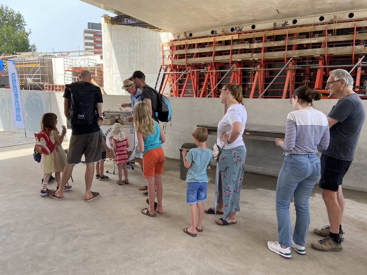 Tom van Eck tweet media