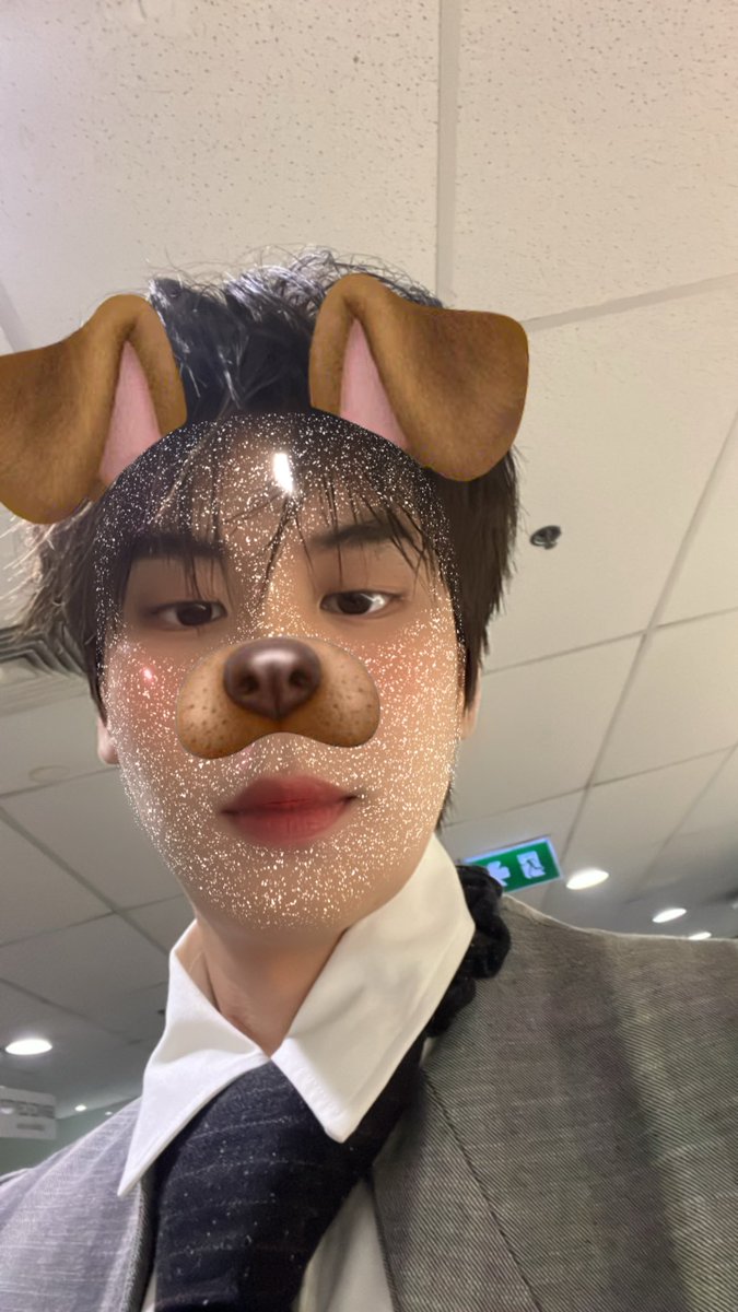 Prem_space's tweet photo. โฮ่งๆ พร้อมแล้ว มาเจอกันได้นะทุกคนนนน จะขึ้นเวทีแล้ว  #BeautyBazaarxBounPrem https://t.co/XU6trWUZMH