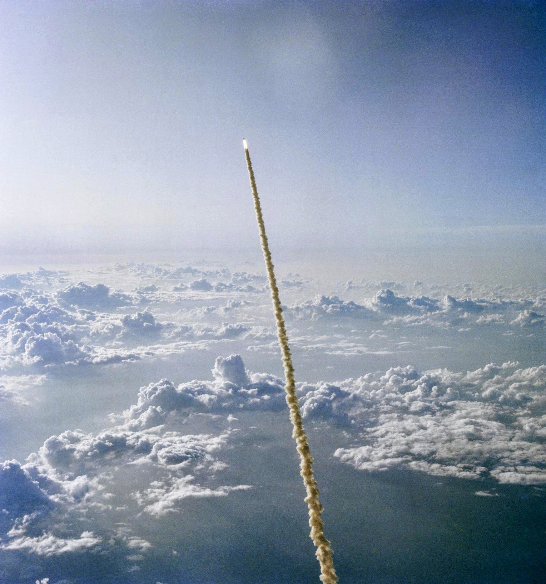 Humanoid History on Twitter: "The Space Shuttle Challenger hurtles