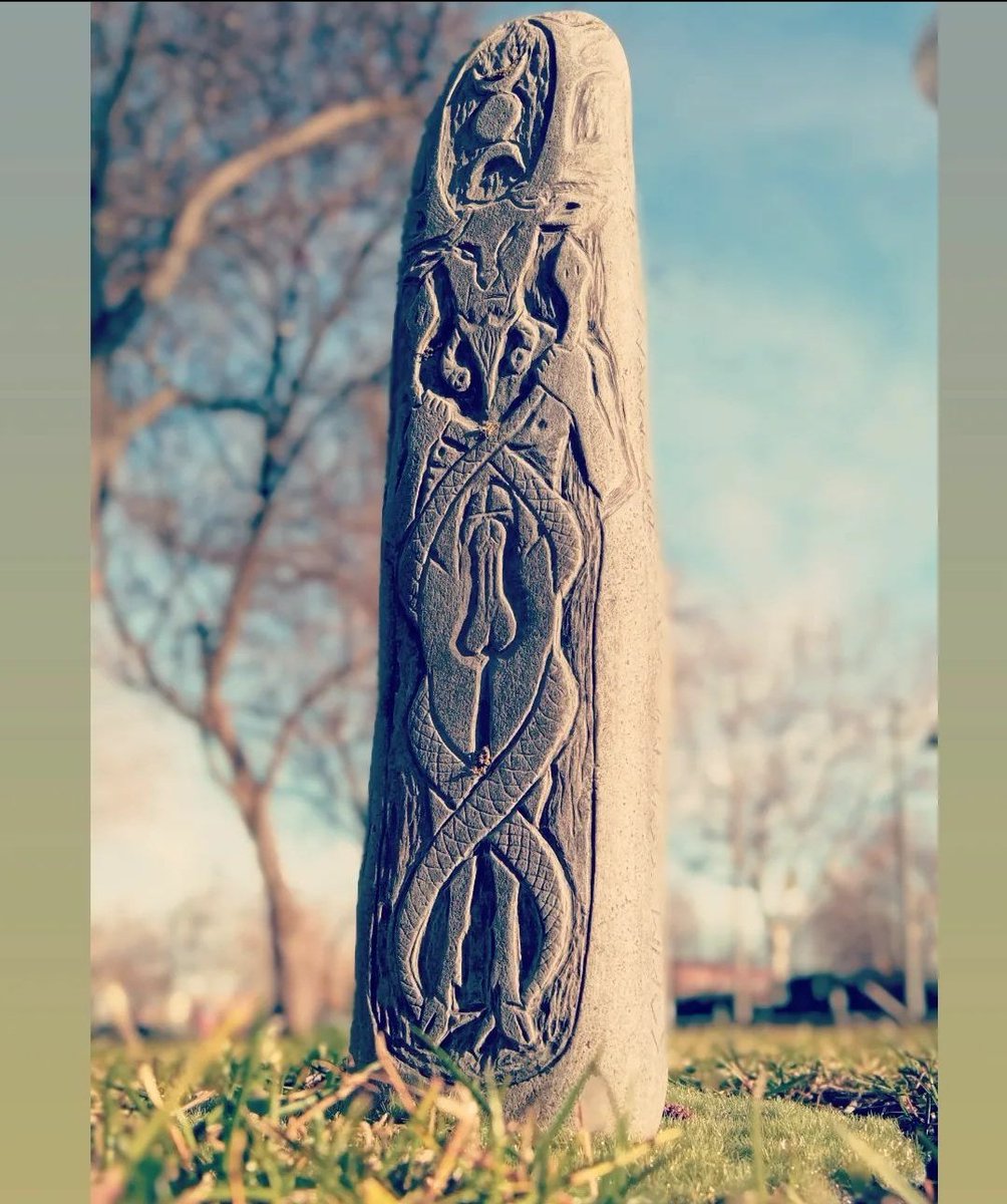 ElArtesanico's tweet photo. Cernunnos, dios astado, símbolo de fertilidad. 
Tallado por @LaVaraDeSerbal en una piedra recogida en Asturias.
¿No es genial descubrir lo que la piedra esconde?

*Esta pieza no está a la venta.

#artesania #celtas https://t.co/CMyL36qYHl