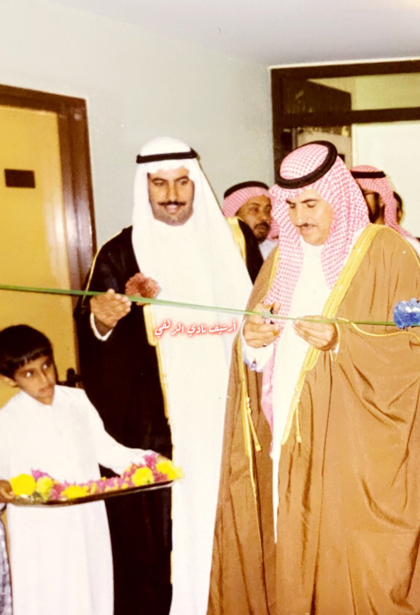 almanea3's tweet photo. محمد البدر @albader_m 
رمز رياضي بالمحافظة وناشط اجتماعي كبير
لعب ل #نادي_الزلفي ومارس التحكيم ثم إدرياً ورئيساً للنادي ولاحقاً رئيساً لنادي الفروسية وعضواً في المجلس البلدي
تميز بالعلاقات الكبيرة والابتسامة الدائمة وحب الخير للجميع
#أرشيف_الزلفي ومنوعات لهذا الرجل المحبوب https://t.co/pUcW4A66yJ