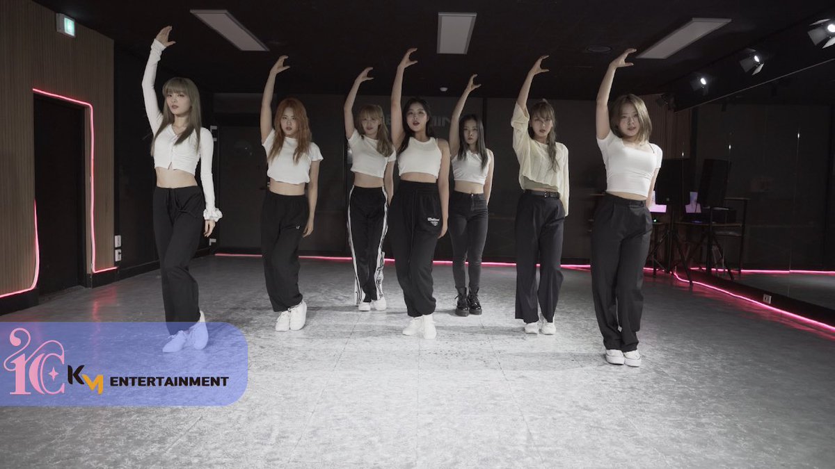 ichillin_km's tweet photo. ICHILLIN'(아이칠린) 'La Luna(달의 아이)' Dance Practice

https://t.co/YxgM7K0oTt

#ICHILLIN #아이칠린
#La_Luna #달의아이
#ICHILLIN_LaLuna https://t.co/4cZYuYd92q