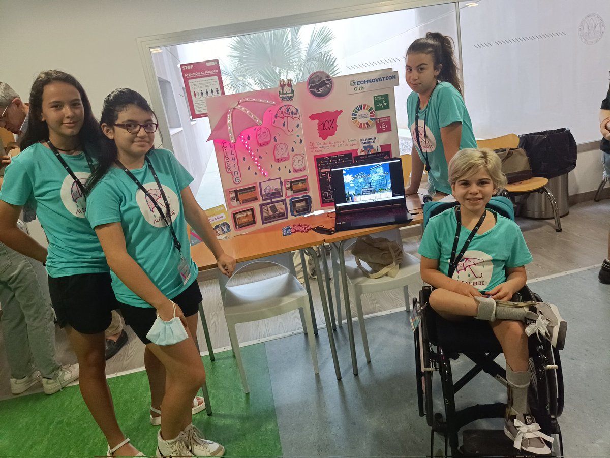 AlfaCode05's tweet photo. Nos lo estamos pasando genial 👏👏👏
#technovationgirlsRM https://t.co/4U3T8ELLLS