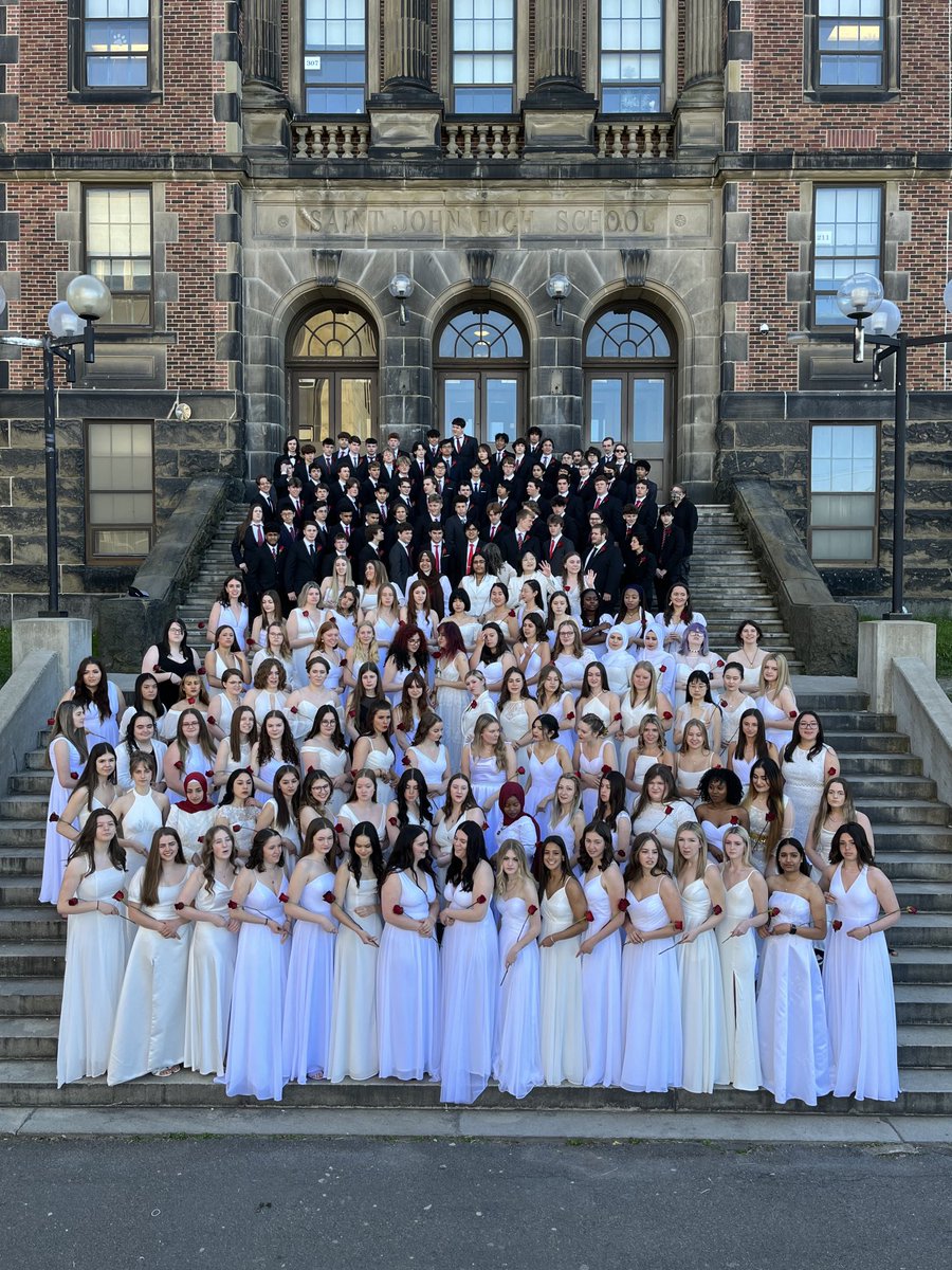 Good morning Class of 22! We can not wait for this week to celebrate you! Monday night is Prom - can’t wait to see you all dressed up! Then graduation is on Wednesday …. Enjoy your week! ⁦<a href="/SJHighSchool/">SJHS</a>⁩ ⁦<a href="/SJHighAlumni/">Saint John High School Alumni</a>⁩ 🐾🐕