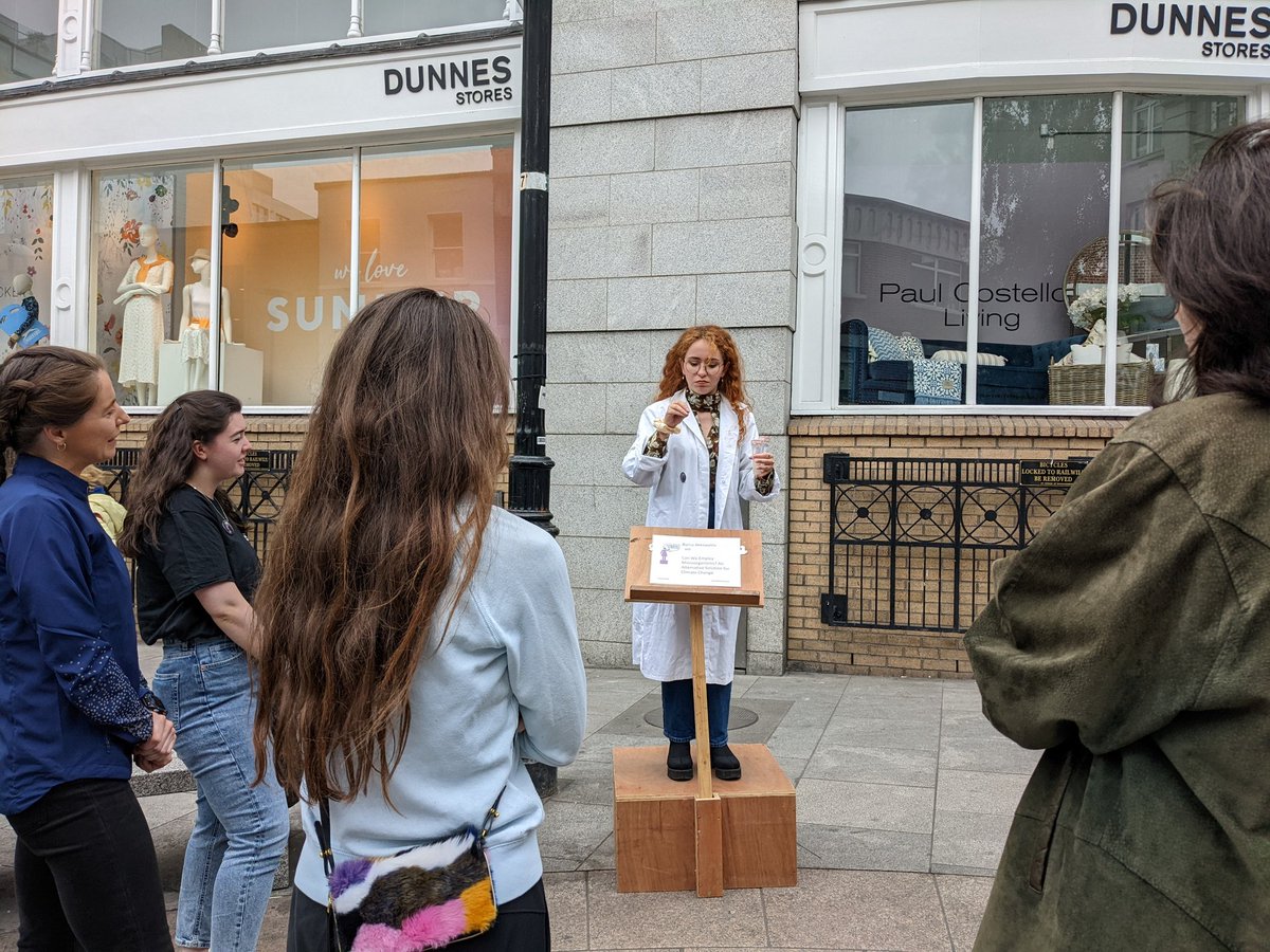 Soapbox Science Ireland (@soapboxsciirl) on Twitter photo Will <a href="/burcu_akkoyunlu/">Burcu Akkoyunlu</a> decipher how to employ microorganisms to combat climate change? Do they get paid?? π
Will <a href="/burcu_akkoyunlu/">Burcu Akkoyunlu</a> decipher how to employ microorganisms to combat climate change? Do they get paid?? π