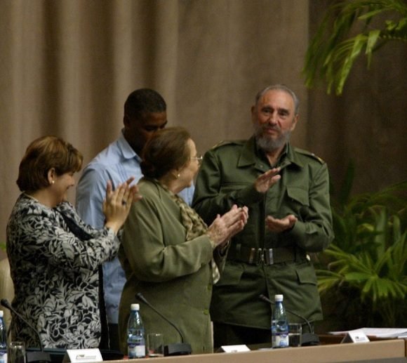 MMarreroCruz's tweet photo. #Fidel: "El ejemplo de Vilma es hoy más necesario que nunca. Consagró toda su vida a luchar por la mujer cuando en #Cuba la mayoría de ellas era discriminada como ser humano al igual que en el resto del mundo, con honrosas excepciones revolucionarias.”
#VilmaPorSiempre https://t.co/6eSkkONZjT