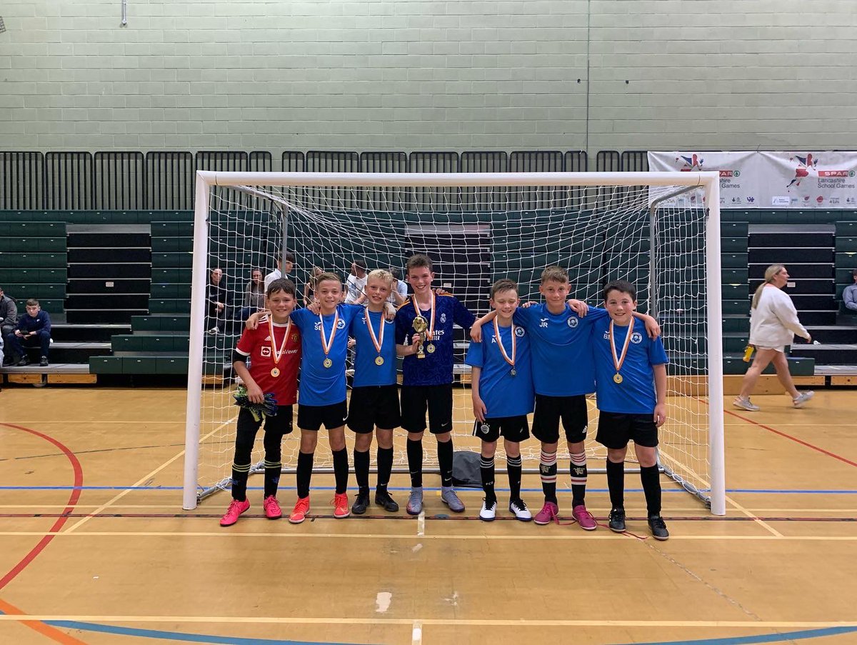 FyldCoastFutsal's tweet image. 🏆 𝙁𝙔 𝙁𝙐𝙏𝙎𝘼𝙇 𝙐12𝙨 𝘾𝙐𝙋 𝘾𝙊𝙈𝙋𝙀𝙏𝙄𝙏𝙄𝙊𝙉 

🌟 Finals Night 

ℂ𝕙𝕒𝕞𝕡𝕚𝕠𝕟𝕤 𝕃𝕖𝕒𝕘𝕦𝕖:
FY:Wizards 🥇 
Carlisle Futsal Club 🥈

𝔼𝕦𝕣𝕠𝕡𝕒 𝕃𝕖𝕒𝕘𝕦𝕖:
FY:Witches 🥇
Thornton Cleveleys Football Club🥈

👏🏽 well done to everyone involved 

#futsal4football