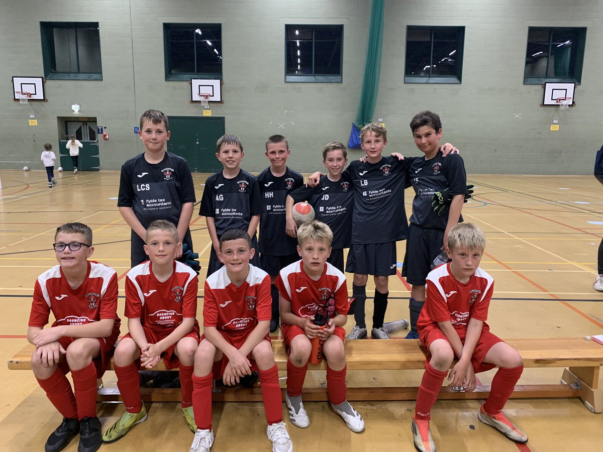 FyldCoastFutsal's tweet image. 🏆 𝙁𝙔 𝙁𝙐𝙏𝙎𝘼𝙇 𝙐12𝙨 𝘾𝙐𝙋 𝘾𝙊𝙈𝙋𝙀𝙏𝙄𝙏𝙄𝙊𝙉 

🌟 Finals Night 

ℂ𝕙𝕒𝕞𝕡𝕚𝕠𝕟𝕤 𝕃𝕖𝕒𝕘𝕦𝕖:
FY:Wizards 🥇 
Carlisle Futsal Club 🥈

𝔼𝕦𝕣𝕠𝕡𝕒 𝕃𝕖𝕒𝕘𝕦𝕖:
FY:Witches 🥇
Thornton Cleveleys Football Club🥈

👏🏽 well done to everyone involved 

#futsal4football