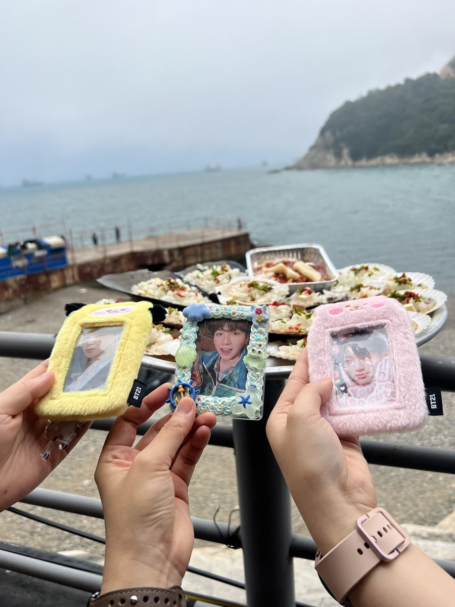army_only_bts_'s tweet photo. 아미 모임 in 부산 💜 
태종대 조개구이 너무 마이쪄 🤭

@yuny_yuny_yuny 
@suru_0116 

#YetToCome  
#BTS_RunBTS 
#BTS_ForYouth 
@BTS_twt https://t.co/P6Q6bAdgyB