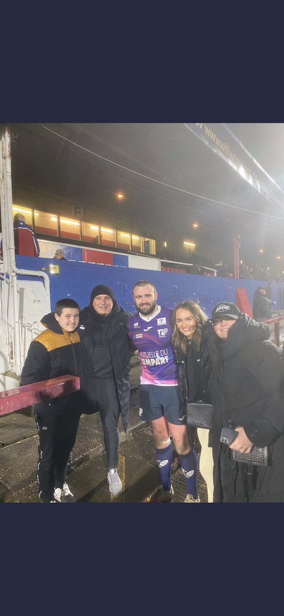 Ellis Robson tweet media