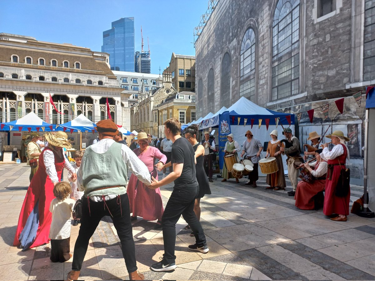 CHPPC_IHR's tweet photo. We're back at the @ForBecket Fair and Pageant today! Come and see us to discover loads of #London #history - especially stories of Livery Company #apprenticeships, going back to 1400. Also @LayersofLondon and lots more! https://t.co/KILzeicNzN