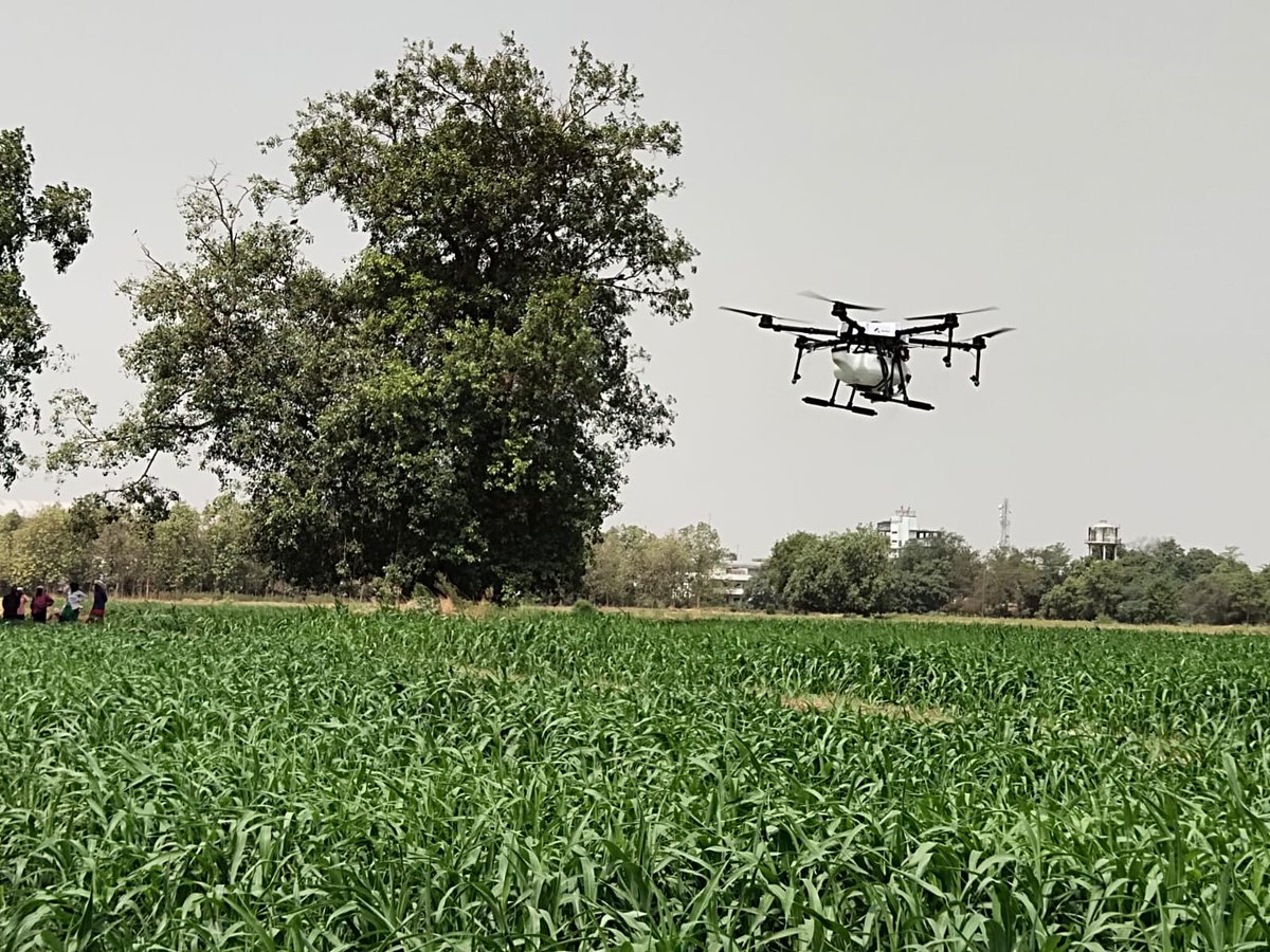 Another day Agribot got incredible appreciation on drone demonstration at IIT Kanpur UAV lab faculty in participation of city commissioner, VC,  CDO, and other agricultural officials.

#Iotechworld #agribot #dronedemonstration #IITKanpur #kanpurpolice #agriculturaldrone