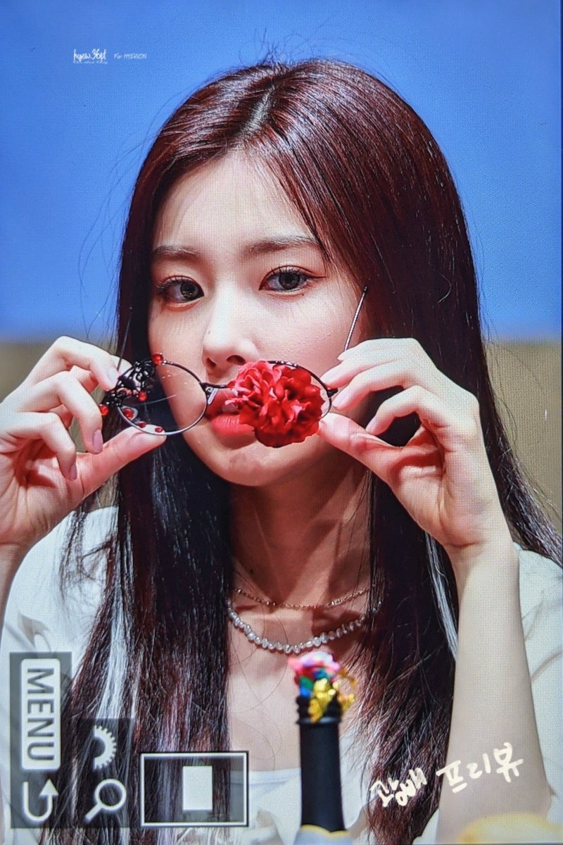 220618

🌹

#강혜원 #혜원 #カンヘウォン #hyewon
#KangHyewon
#Like_a_Diamond
<a href="/hyemu_official/">Team Hyemdan</a>