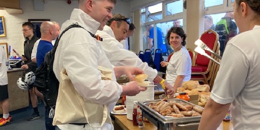 We're off👏 Challengers stocking up on breakfast before the off. Conditions here are a bit murky but not raining yet 🌧️ Good luck everyone. #samworthbrothers #SBCC2022