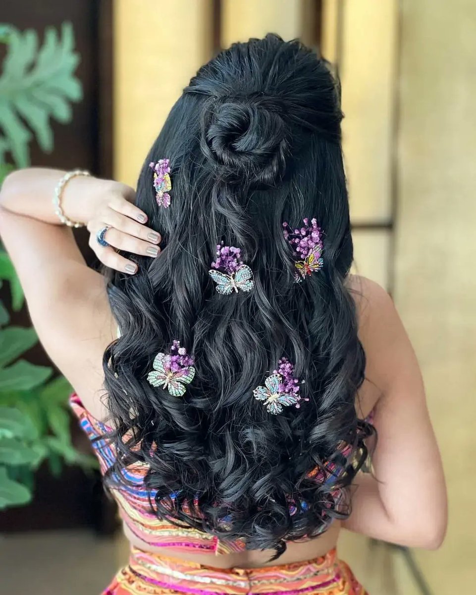 WeddingzWorld's tweet photo. Bridal hair-do inspo for Mehendi.
From butterflies encrusted half-up half-down hairstyle to floral braids to some gorgeous curled hair styles encrusted with some amazing accessories, we are in love with them all. https://t.co/ZRcoiRC8kC