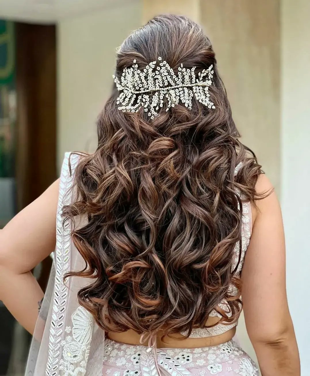 10 brides who looked stunning in open hairstyles on their wedding day