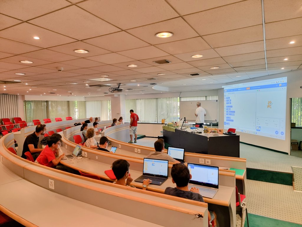 CristinaGiotto's tweet image. Allenare le competenze di domani e imparare giocando con #coderdojolugano e #ated4kids si può 💯💥🚀
#coding #Scratchers #Lugano #coding