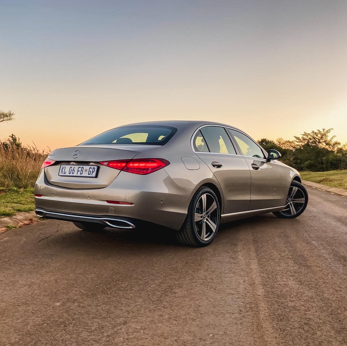 khuleonwheels's tweet photo. We are bidding farewell to the Mercedes Benz C-Class. The looks of the new sedan can be described as evolutionary rather than revolutionary, especially since the previous generation was already good looking…
#TheNewCClass #OutofAfricaForTheWorld https://t.co/7Z9WVMhh8R