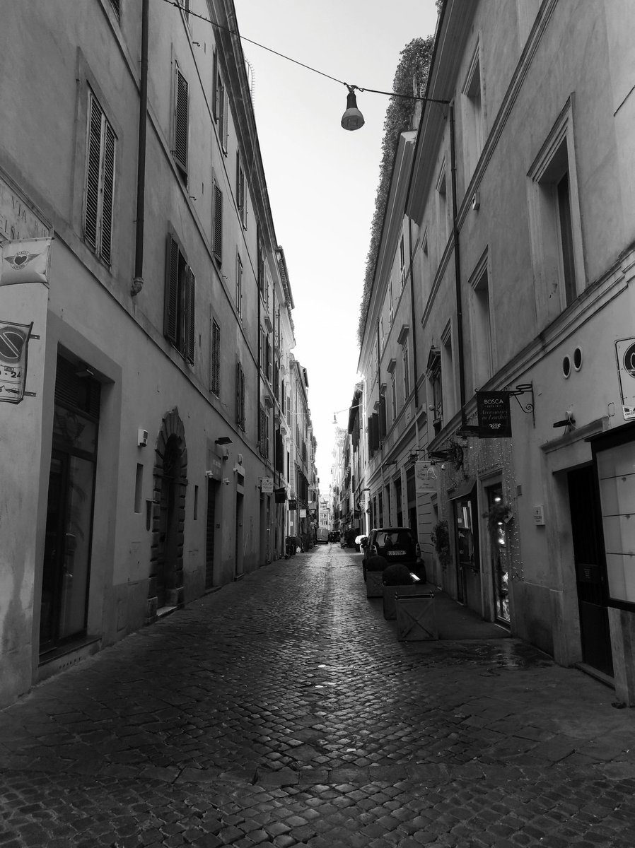 BlogRomano's tweet image. #centrodiroma #urbanphotography #blackandwhitephotography  #goodmorning