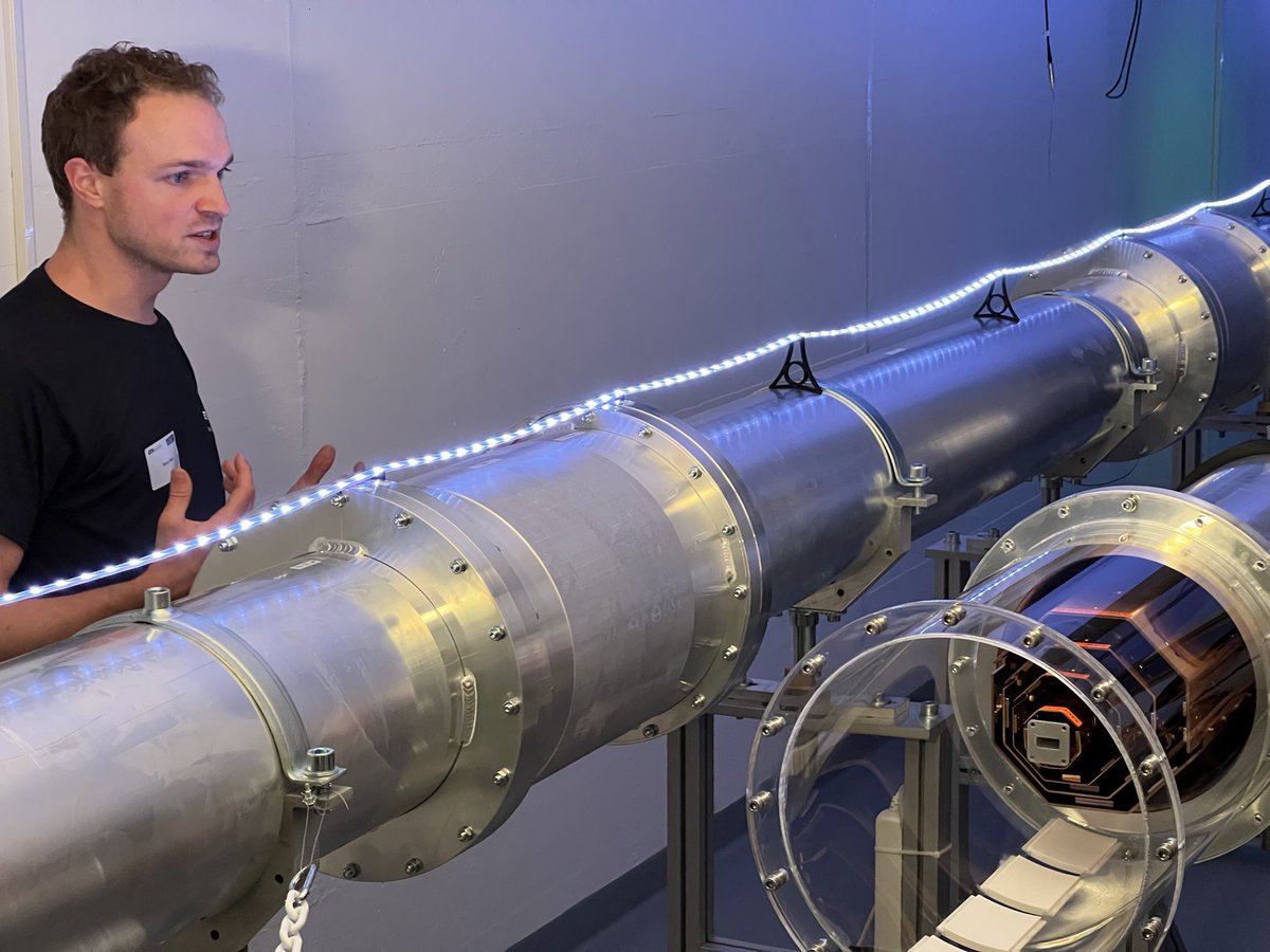 AndreasAtETH's tweet image. Great job by @simonstorz and Josua Schaer presenting the @qudev #quantum #microwave link to more than 120 visitors in 15 guided tours at the Night of Physics @ETH_physics @ETH_en. 
The visitors could run their own non-local Bell test.
1/2
@SuperQuLAN @ETHQuantumCntr