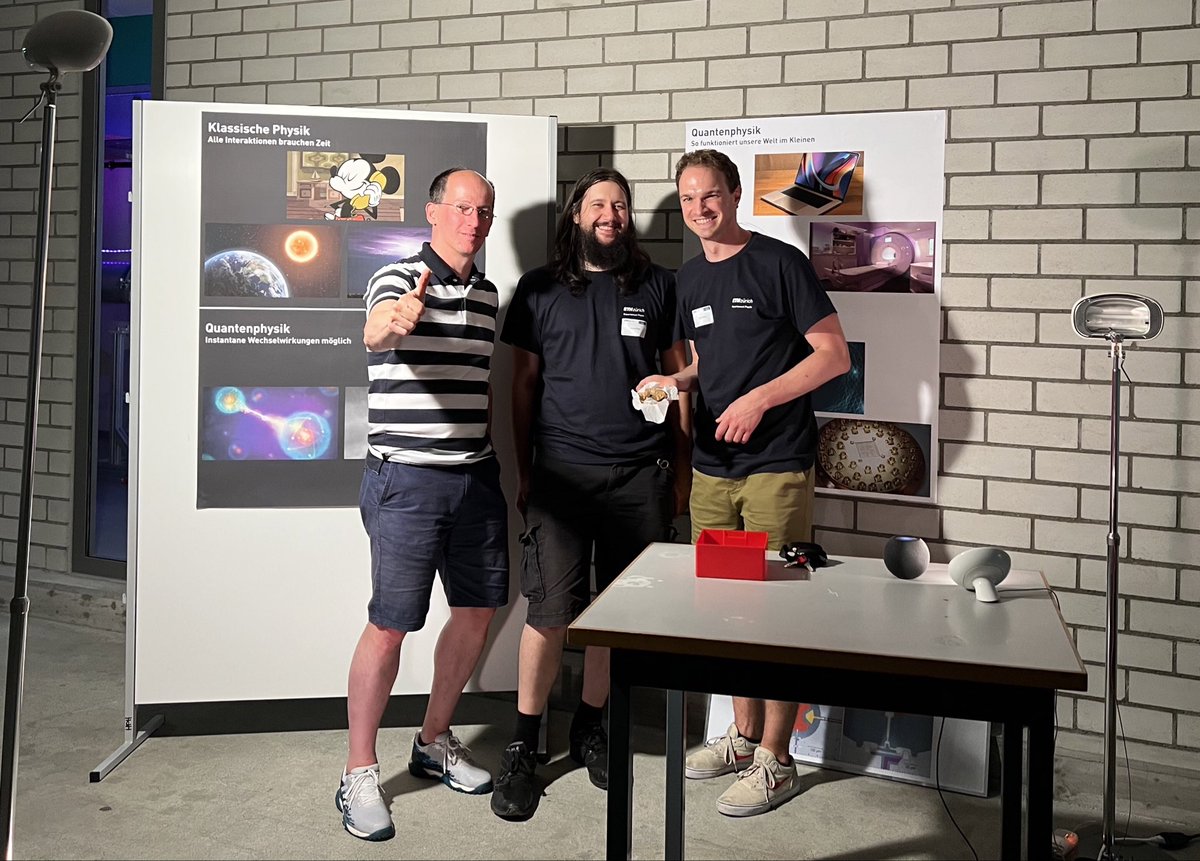 AndreasAtETH's tweet image. Great job by @simonstorz and Josua Schaer presenting the @qudev #quantum #microwave link to more than 120 visitors in 15 guided tours at the Night of Physics @ETH_physics @ETH_en. 
The visitors could run their own non-local Bell test.
1/2
@SuperQuLAN @ETHQuantumCntr