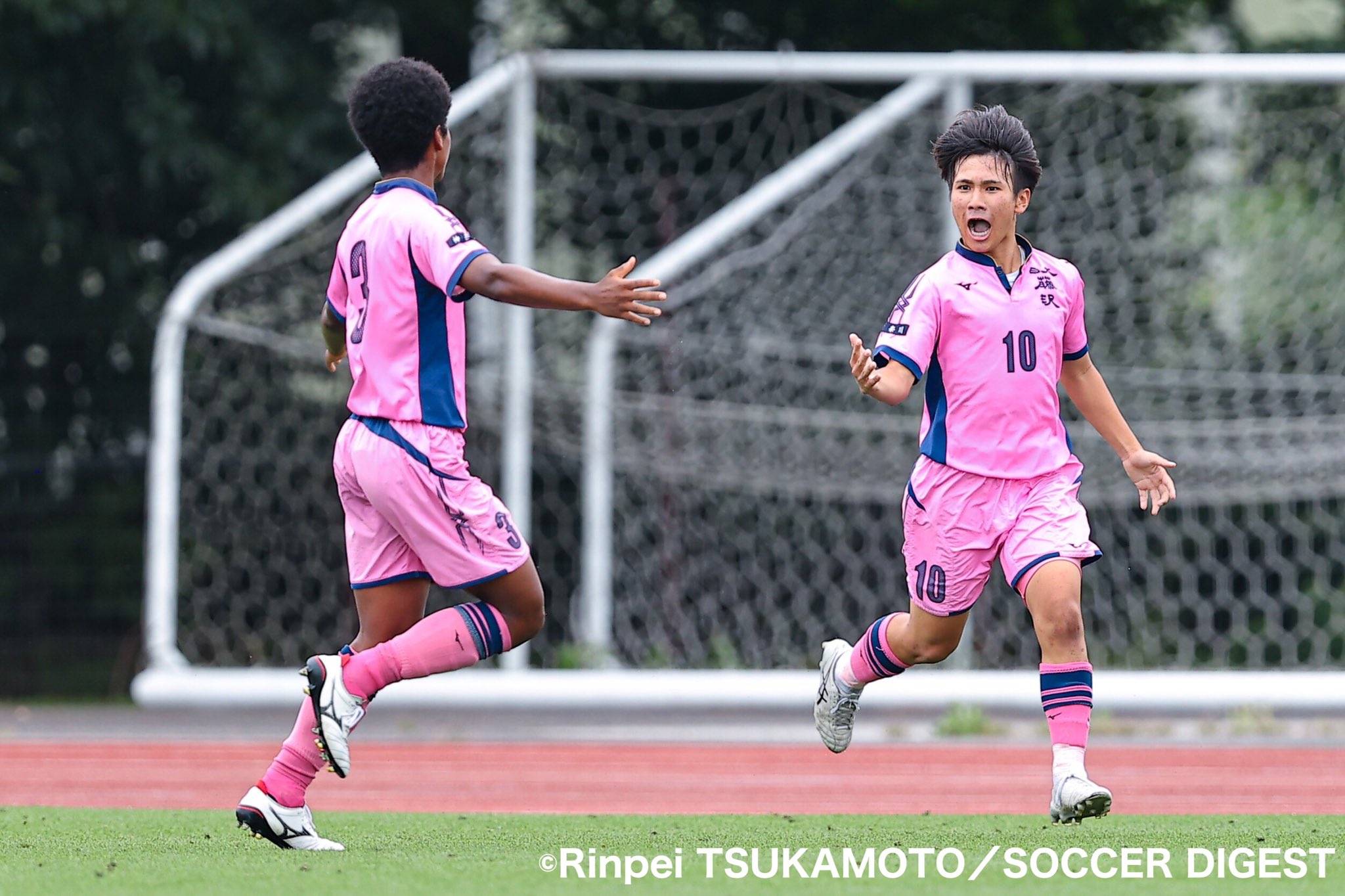 サッカーダイジェスト フォトギャラリー インターハイ予選神奈川県準決勝 日大藤沢２ １川崎橘 反撃受けるも逃げ切り勝利 日大藤沢が４大会ぶり９度目の全国大会出場を決める T Co Zq4lhnelhx インターハイ 高校サッカー 日大藤沢