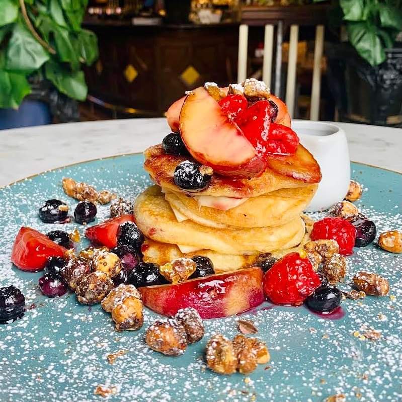 Bringing the #brunchshineonleith 
Nobles Brunch coming your way from 10am - 4pm — Thursday to Sunday! 
🍳🥞🥓🍾🧇🍗🍔👨‍🍳☕
 #edinburgh #visitscotland #caffinefix #buttermilkfriedchicken  #breakfastofchampions #eggsbenedict #mimosa #bellini #bloodymary #loveleith #visitedinburgh