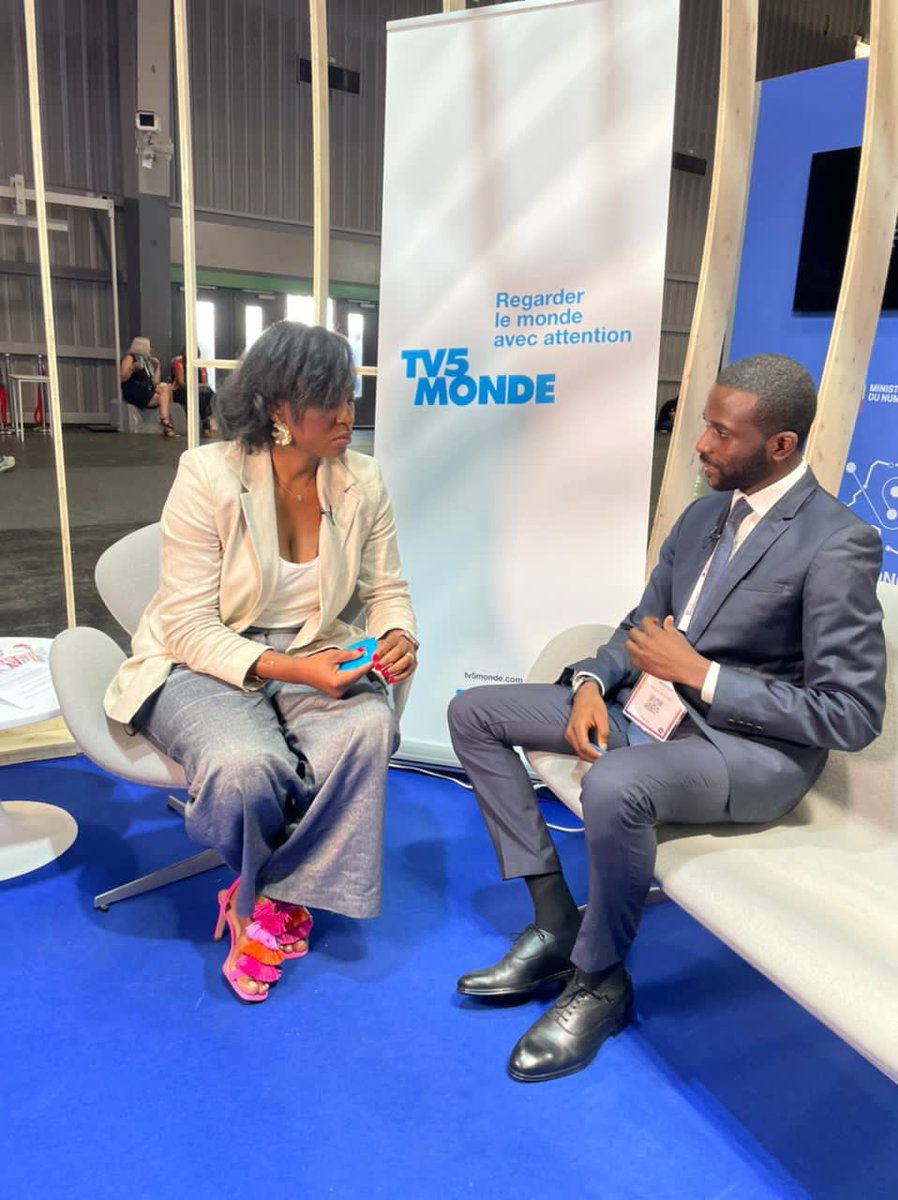 DarioCongo's tweet photo. A un moment, les étoiles vont tellement briller qu’on va nous appeler la Voie lactée. Un autre jeune congolais de #Goma nous représente à Paris. Un génie dans le numérique . Fierté congolaise @syllasbryant #VivaTech2022 @ShuleSystem https://t.co/PtdjIqJaFO