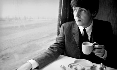 ¡Muy buenos días y feliz sábado! ¿Café o té por la mañana? ☕ ¡Da igual mientras Paul McCartney nos siga acompañando en este asombroso viaje! #Macca80 #McCartney80 #PaulMcCartney80