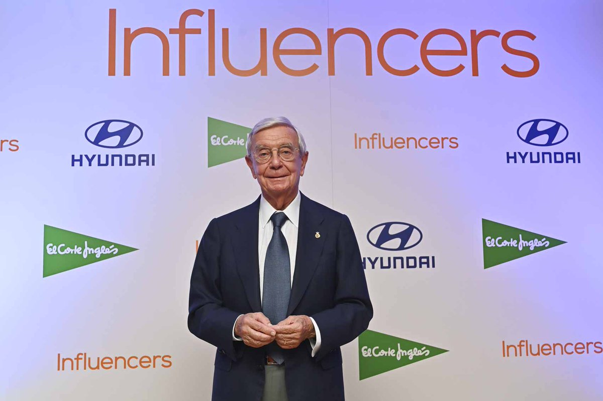 influyentes_es's tweet photo. Momentos #fotocol (3) #InfluencersAwards2022 https://t.co/z9j21U2IHV