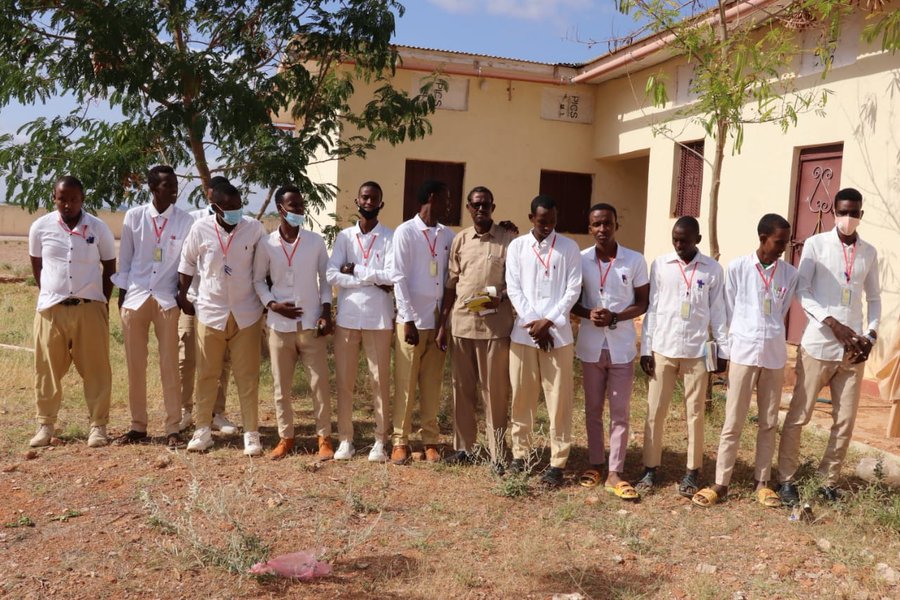 himo_one's tweet photo. Arinta Muragadaleh aya ah in #16_arday oo kaliya ay u fadhiisteen imtixanka dugsiga sare ee #GobolkaBakool #somalia.
Arintasi waxay ceeb kutahay Dowlada #Somalia iyo #DKGS si gaara W.waxbarasha Heer faderal iyo Heer DG.
@moechesomalia
@TheVillaSomalia
@Laftagareen
@hamze_bare https://t.co/3c0ytnqa1z