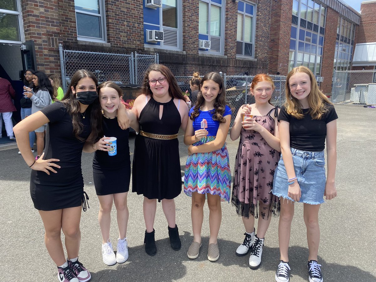 HPS_Lincoln's tweet photo. Thank you to the LMS PTO for the ice cream! https://t.co/jb8PHt1XAm