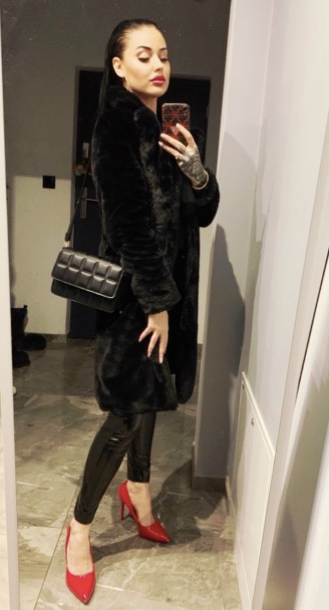 MissDollarDj's tweet photo. 💋👠💋👠💋👠💋✅
#onlyfansbabe #onlyfans #onlyfansgirl 
#slave #sklave #geldsklave https://t.co/lpppv9MWyN