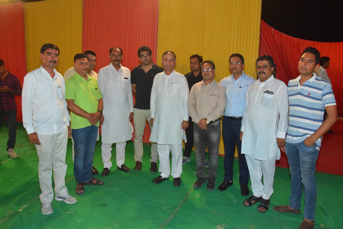 गिरधारीजी गोदारा के गृह प्रवेश में की शिरकत। साथ में चुनाराम जी IPS,डूंगरगढ MLA महियाजी,लूनकरणसर MLA सुमितजी, ज़िलाप्रमुख मोड़ारामजी मेघवाल, मदन जी मेघवाल, लक्ष्मणजी कड़वासरा, विश्वनाथ जी मेघवाल व रेसला व बीकानेर के गुणीजन