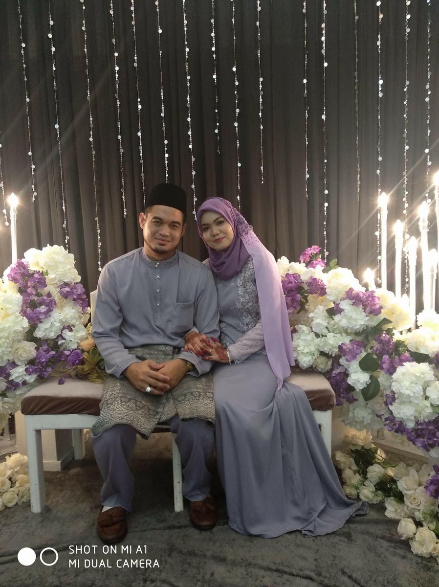 azwan_kar's tweet photo. Kalau nak cerita betapa hebat nya kedua dua isteri aku ni, boleh buat novel 😅 Alhamdulilah hari ni genap ulang tahun ke4 buat isteri pertama dan bulan depan genap 1tahun prkhwnan buat isteri ke2. Alfatihah buat istri prtama smga tnang disana slalu🤲🏻 #cancerfighter https://t.co/6DOsjaGRZv