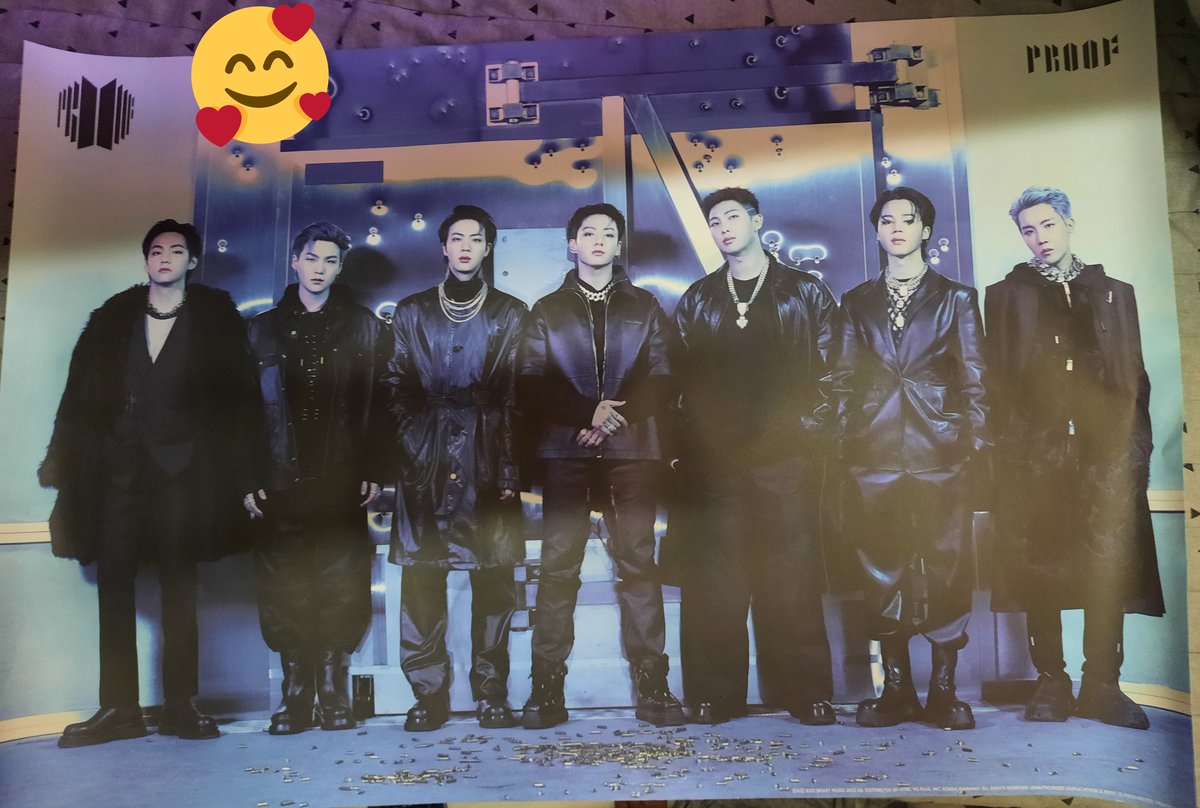 Vkulitz's tweet photo. HappyARMY💜
I love it
#BTS_Proof https://t.co/xqJIMWZ5oT