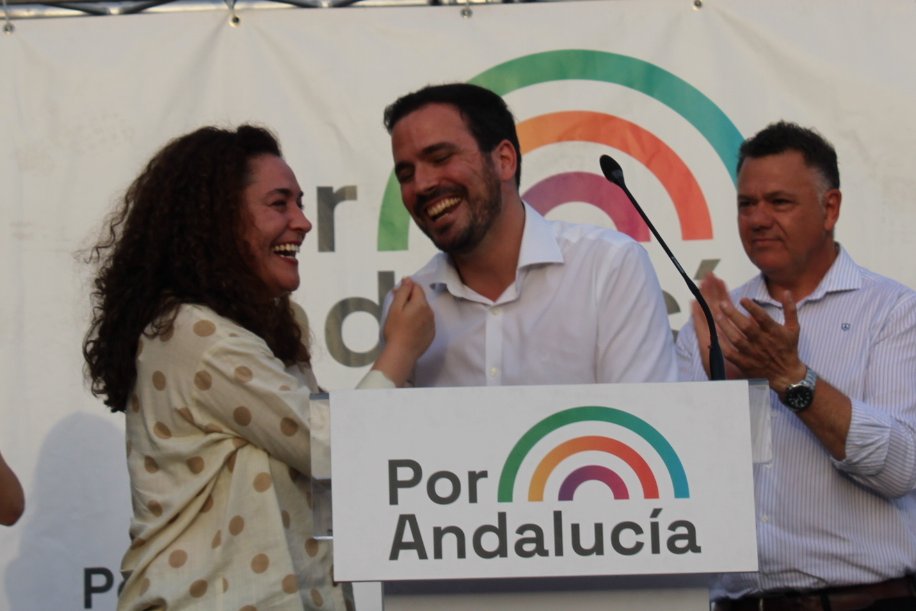 IUMalaga's tweet photo. 🌈 Maravilloso el cierre de campaña de #PorAndalucía ayer en #Málaga. Cientos de personas se suman a lo nuevo, a la ilusión, a la transformación de nuestra tierra que comenzará tras el 19J con #InmaPresidenta. https://t.co/S7JtdpQpXp