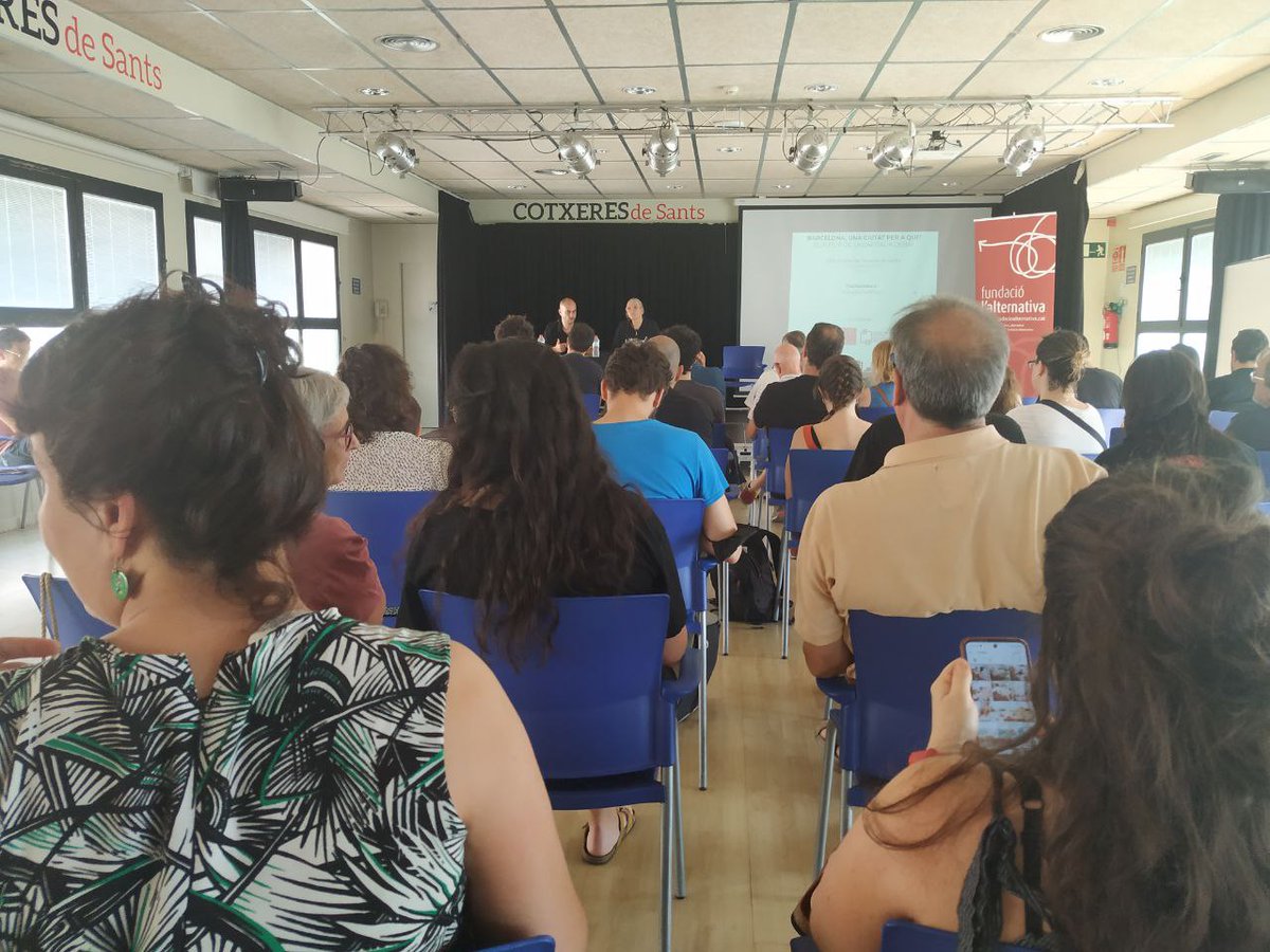 fun_alternativa's tweet photo. 🔻 Comencem la jornada amb la ponència inicial a càrrec de @mvidal80, @albertbotran i @llambordes debatent sobre com podem fer front als reptes de la ciutat de Barcelona des del municipalisme i en benefici de la classe treballadora i les classes populars https://t.co/kmiwDTlGA4