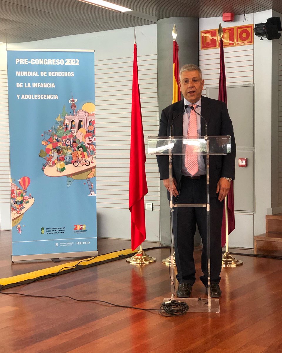 CeminenlaRed's tweet photo. Ayer cerramos nuestras XIV Jornadas de CEMIN junto con el Ayuntamiento de Madrid acompañados de José Aniorte Rueda, Delegado del Área de Gobierno de Familias, Igualdad y Bienestar Social, al que agradecemos sus palabras en la clausura de las Jornadas. 

Y de quién más? 👇🏻 https://t.co/Riq56TwGcp
