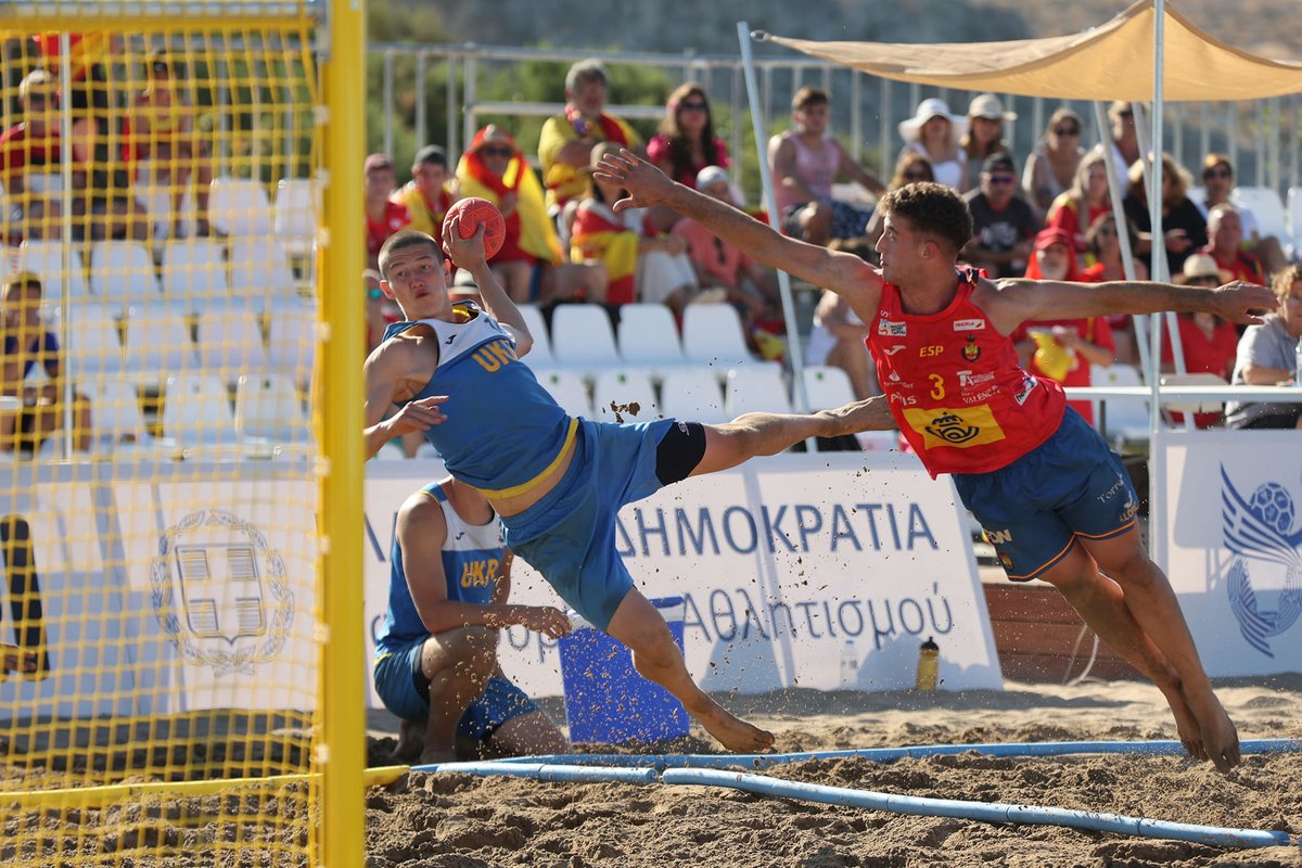 🏆 Campeonato del Mundo 2022
📌 Heraklion, Grecia🇬🇷
📊 Cuartos de final

✅ Brasil 🇧🇷
📝 2:0 (19:18; 22:17)
❌España 🇪🇸

😓 No ha podido ser. Los nuestros caen ante Brasil en cuartos. ¡Muchísimo ánimo!

📸 <a href="/GREhandball/">Hellenic Handball Federation</a>

#HispanosJuvenilesArena #Heraklion2022