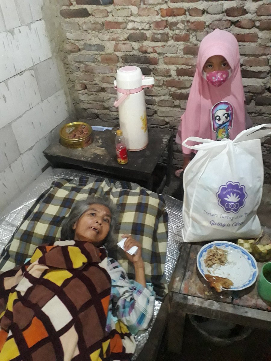 Alhamdulillah tersampaikan titipan amanah dari LBS untuk :
1. Adek Ibra Kaliputih Purwokerto Wetan ( CP )
2. Mbah Rasiwen Silado Sumbang ( Kanker )

Trima ksih kpda para donatur,semoga berkah barokah dan manfaat 🤲🤲
