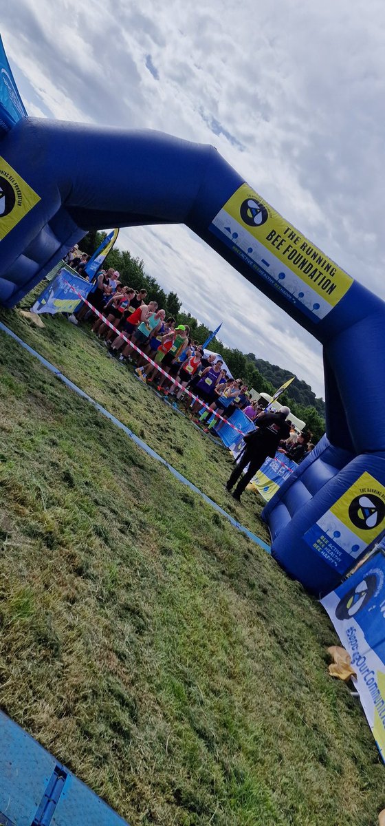 TheRunningBee's tweet photo. Stage 3 Hero Half Marathon
They are off and well on the way 🙌❤️
#BeeActiveBeeHealthyBeeHappy #TOT22 #stage3 https://t.co/yTgt8tvMpv