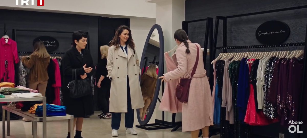 Safiye_Inocent's tweet photo. 💭De compras.  Superando traumas poco a poco. A veces me cuesta, pero ahí estamos, trabajando en ello 😊💭
@safakesra0
@GulbenInocentes
#Inocentes14Jun https://t.co/hSgOyj5uvK