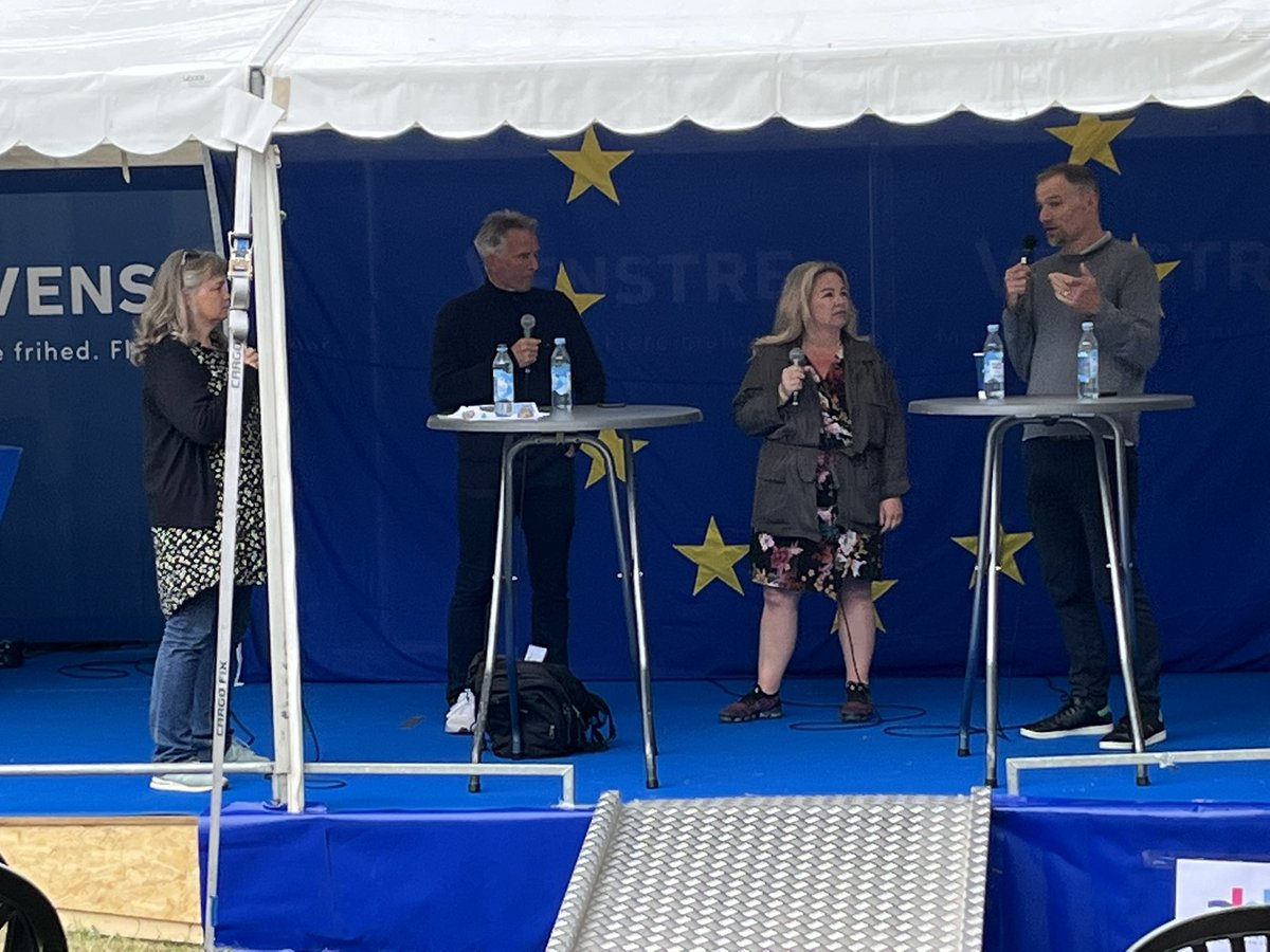 Lars Holm Nielsen (@larsholmn) on Twitter photo Til #EU-guldbryllup og debat om rammerne for #bæredygtig #omstilling. Klare EU-regler for transition til grøn energi er afgørende for at lykkes med #Fitfor55 agendaen - også hos <a href="/DanskeHavne/">Danske Havne</a> og #blaadk 
#eudk @kimvalentinDK <a href="/Sinne_Conan/">Sinne Conan</a> <a href="/ulrichbang/">Ulrich Bang</a> <a href="/venstredk/">Venstre</a> Til #EU-guldbryllup og debat om rammerne for #bæredygtig #omstilling. Klare EU-regler for transition til grøn energi er afgørende for at lykkes med #Fitfor55 agendaen - også hos <a href="/DanskeHavne/">Danske Havne</a> og #blaadk 
#eudk @kimvalentinDK <a href="/Sinne_Conan/">Sinne Conan</a> <a href="/ulrichbang/">Ulrich Bang</a> <a href="/venstredk/">Venstre</a>