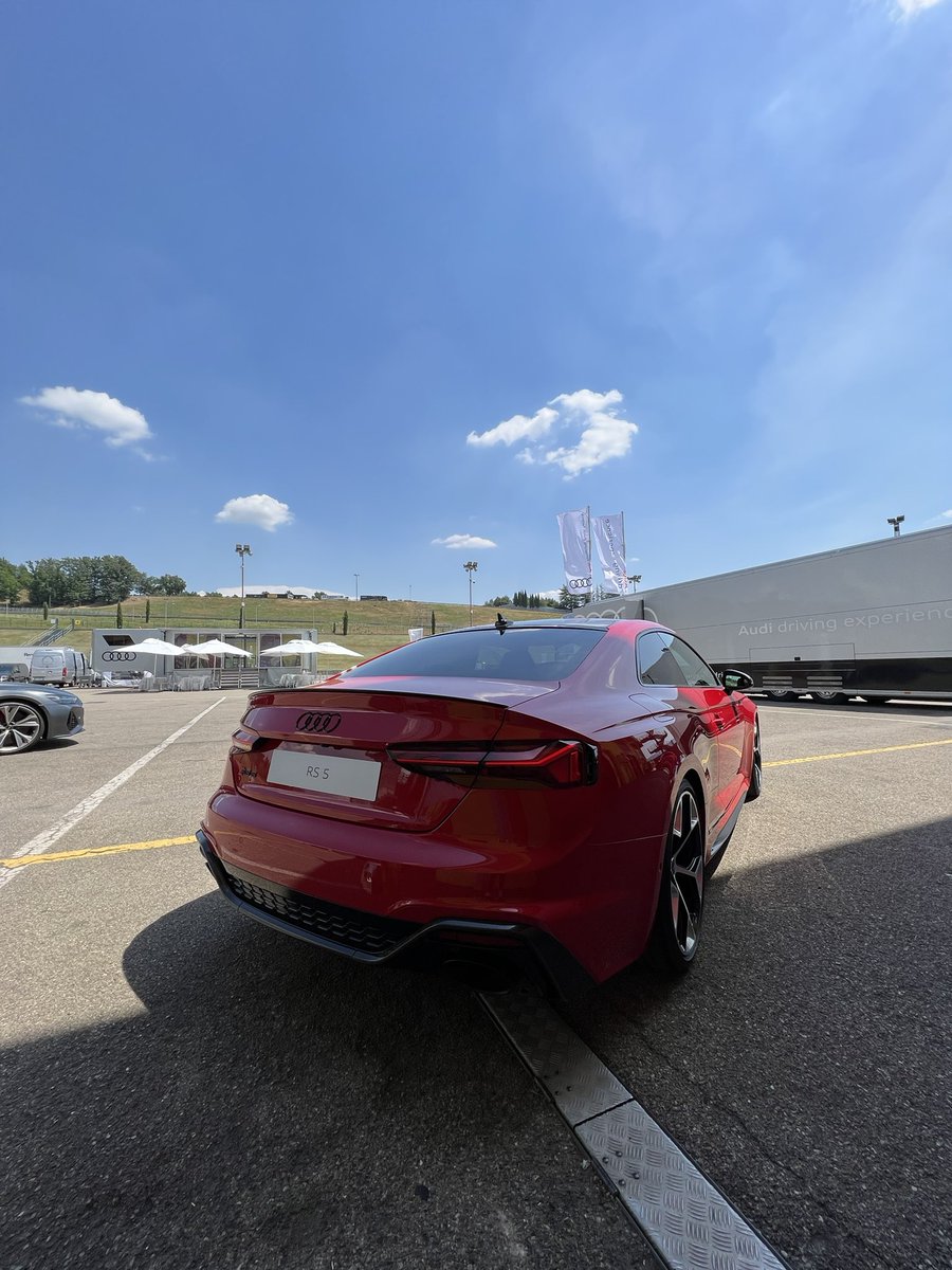 audicafe's tweet photo. Anteprima della RS 5 competition 
@AudiIT #audicafe #audi https://t.co/juoWCtiq57