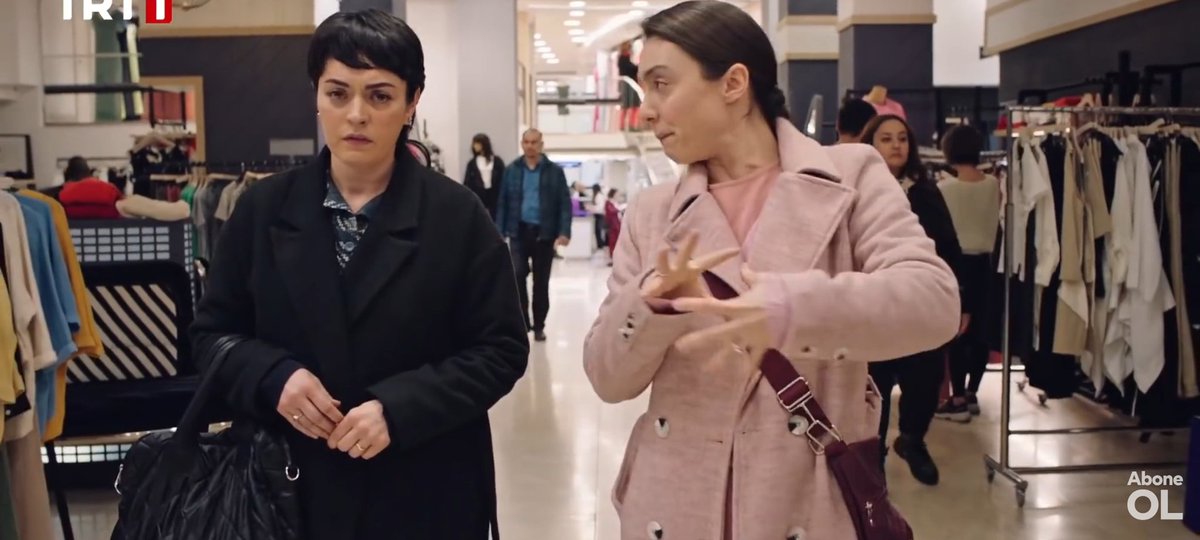 Safiye_Inocent's tweet photo. Vale Gülben,  vale. ¿Desde cuando eres una experta en moda? 
@GulbenInocentes
#Inocentes14Jun https://t.co/Zqhben2rAM