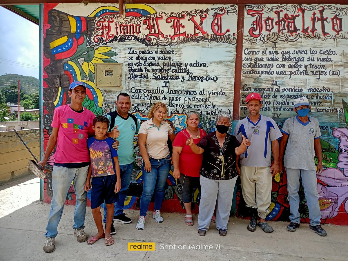 Avanzando las acciones desde nuestro Proyecto de Autogestión. Culminado el piso del pasillo central. Gracias a la familia <a href="/UENCJobalito/">UEN CREACIÓN JOBALITO</a> por su apoyo. <a href="/NicolasMaduro/">Nicolás Maduro</a> <a href="/Soykarinacarpio/">Karina Carpio</a> <a href="/juancarlospsuv/">Juan Carlos Sanchez</a> <a href="/_LaAvanzadora/">Yelitze Santaella</a> <a href="/leoalvacabrera/">Prof. Leonardo Alvarado</a> <a href="/MYovao120/">Yobany Marchena</a> @ZE_Aragua <a href="/AlcaldiaRibasLV/">Alcaldía del Municipio José Félix Ribas</a>