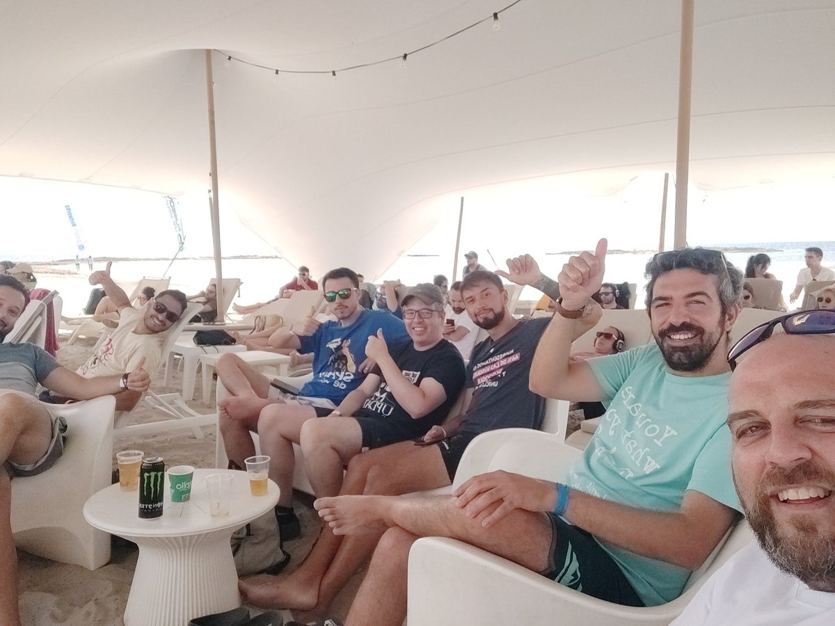 Equipo <a href="/sabandijersclub/">Ángel, el Sabandijer | Negocios Online</a> escuchando charlas  muy interesantes de #SEO, en un día muy duro en la #sob2022