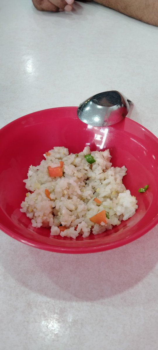 ai_square's tweet photo. Ni ke portion RM1.90 nasi goreng cina #EatAndRepeat? Pathetic! https://t.co/V0mcaLQBkE